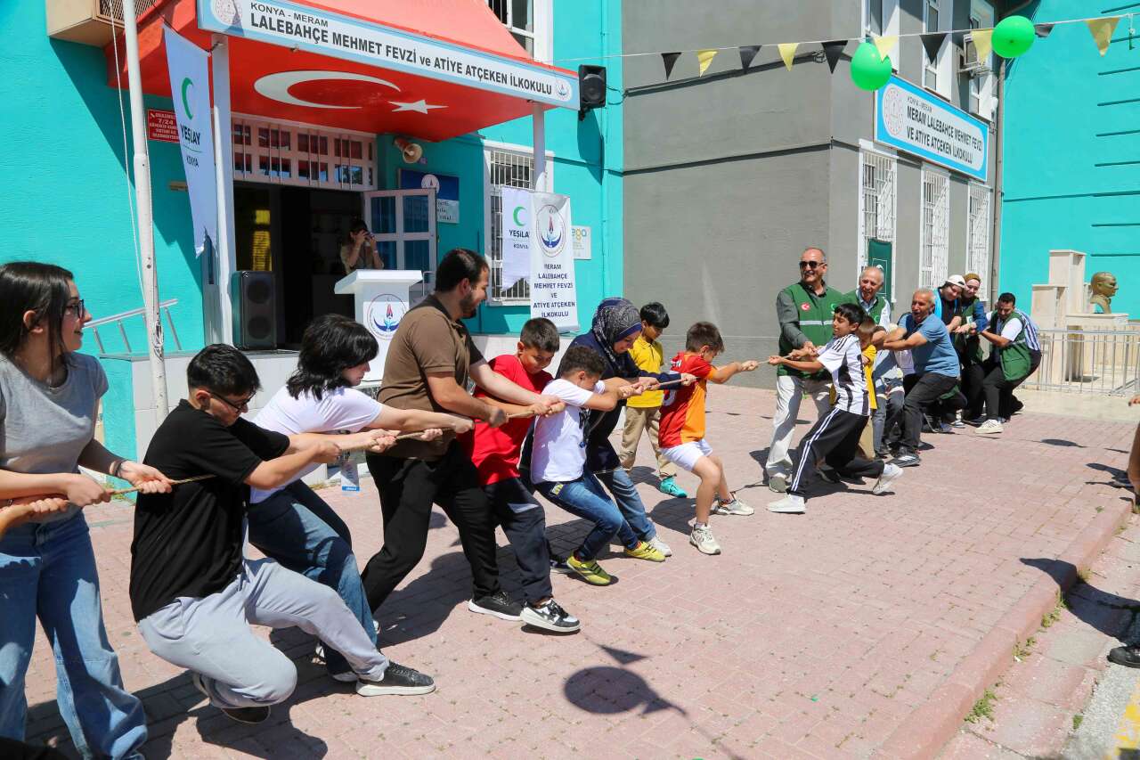 Meram’da telefon ve tableti kenara bırakan çocuklar bağımsızlık örneği verdi 3